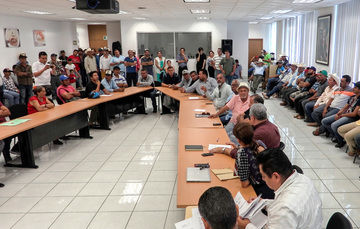 Pescadores sinaloenses plantan exigencias en la Conapesca