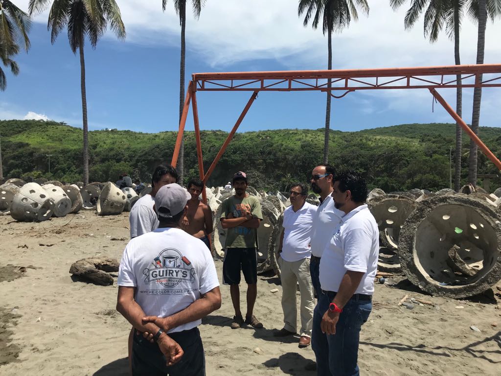Colocan 500 arrecifes artificiales en Caleta de Campos, Michoacán para elevar la captura pesquera