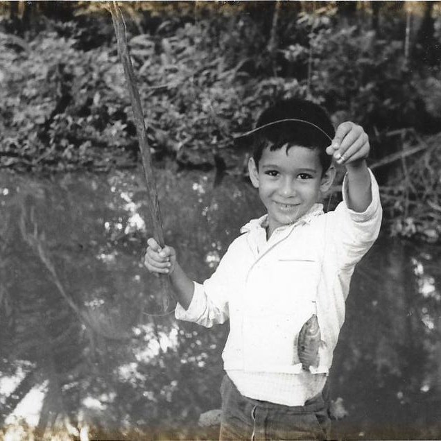 Mi primo Sergio Cortés Torres, y la captura de una mojarra castarrica (Cichlasoma urophthalma) en Suchilapan, Veracruz, en 1966