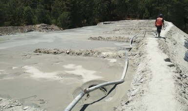 Clausuran minera de plomo y zinc que accidentalmente derramó 6 mil metros cúbicos de jales en Durango