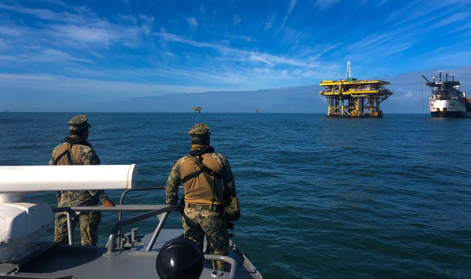 Guardia Costera Mexicana mantiene a raya a delincuencia organizada que opera contra plataforma y barcos, y roba combustible