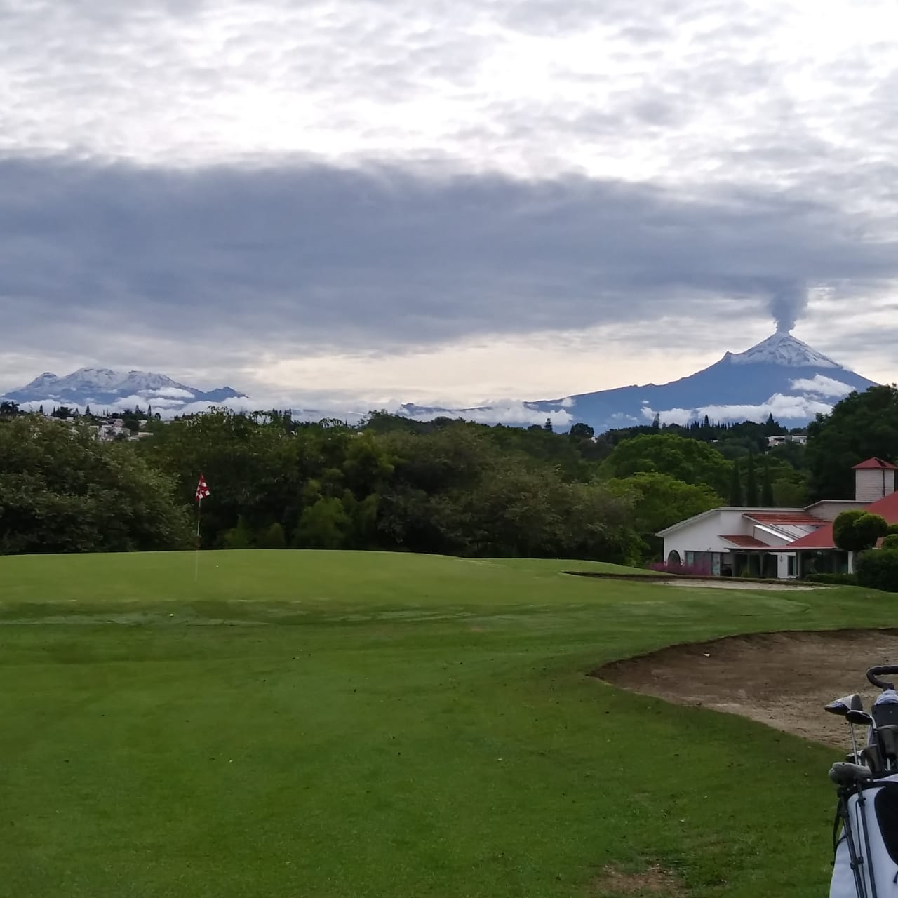 Intensa actividad del volcán Popocatépetl en las últimas 24 h; el Semáforo de Alerta Volcánica está en Amarillo Fase 2