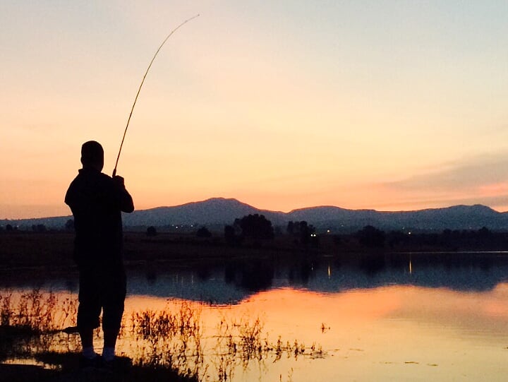 Pesca de lobina, de orilla