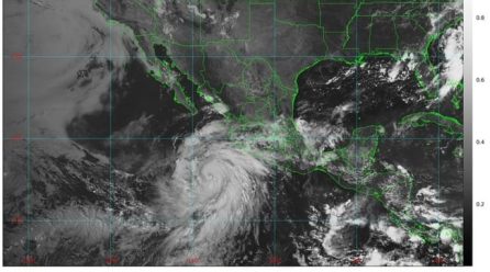 Huracán Hilary provoca lluvias y oleaje en Guerrero, Michoacán, Colima, Jalisco, y Nayarit